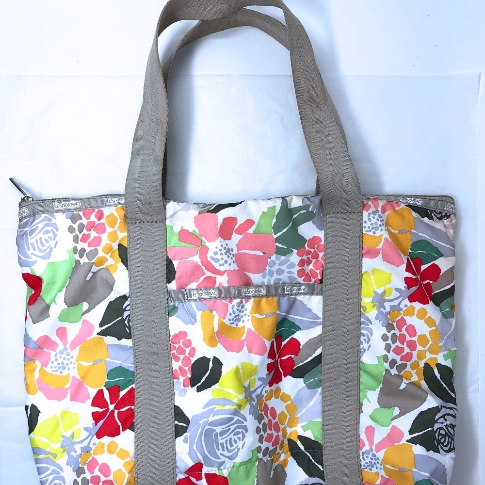 LeSportsac tote floral shoulder bag nylon. Bage straps, not gray.
